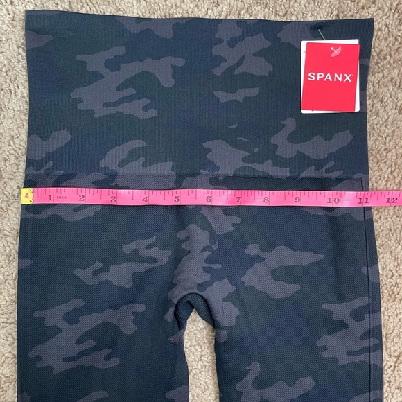 Spanx Look at Me Now Seamless High-Waisted Full Length Camo Leggings Sz S NEW - Picture 12 of 16